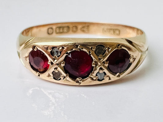 Antique 9ct Gold Garnet & Diamond Ring