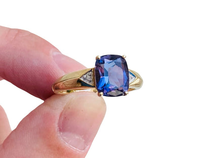 9ct Gold Iolite & Diamond Ring