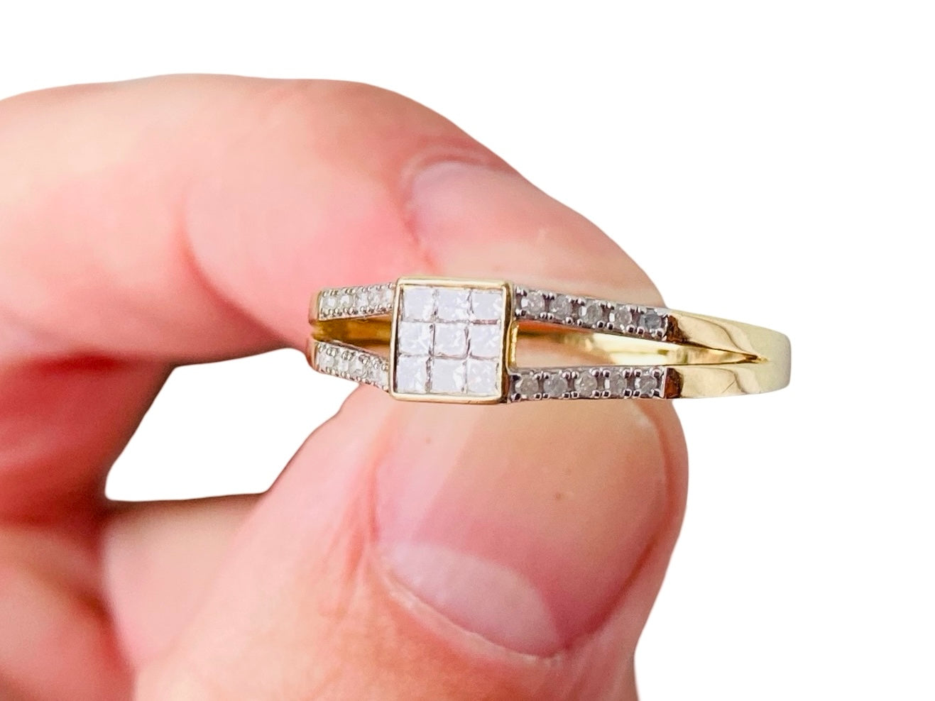 9ct Gold Diamond Ring