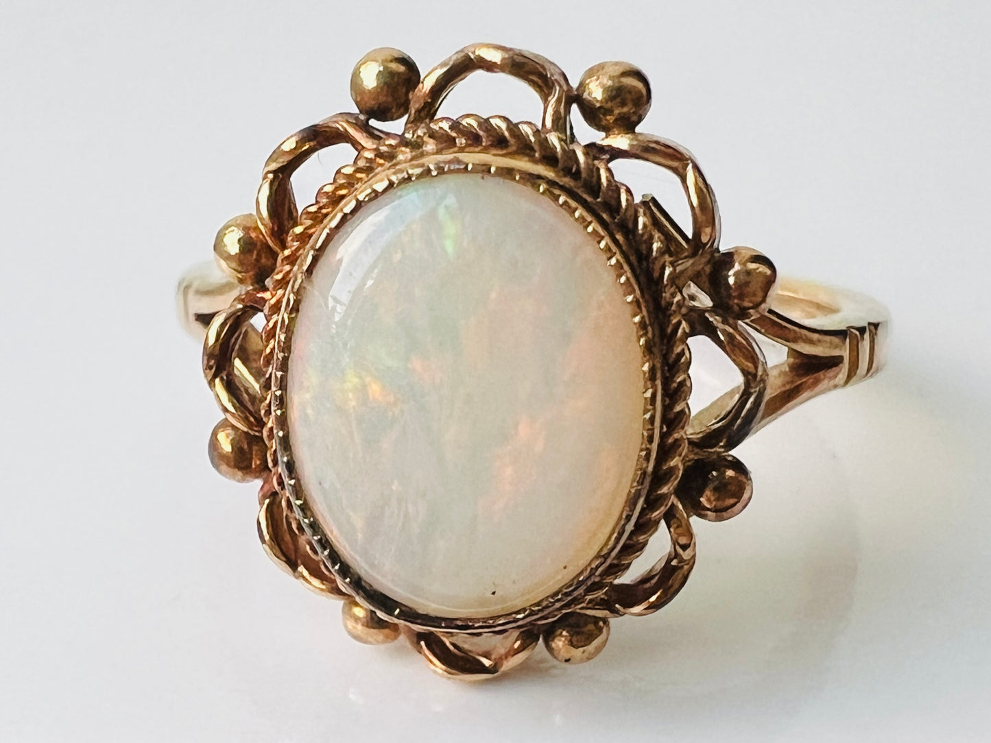 Vintage 9ct Gold Opal Ring
