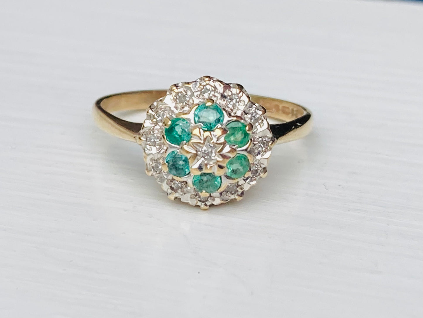 Vintage 9ct Gold Emerald & Diamond Ring