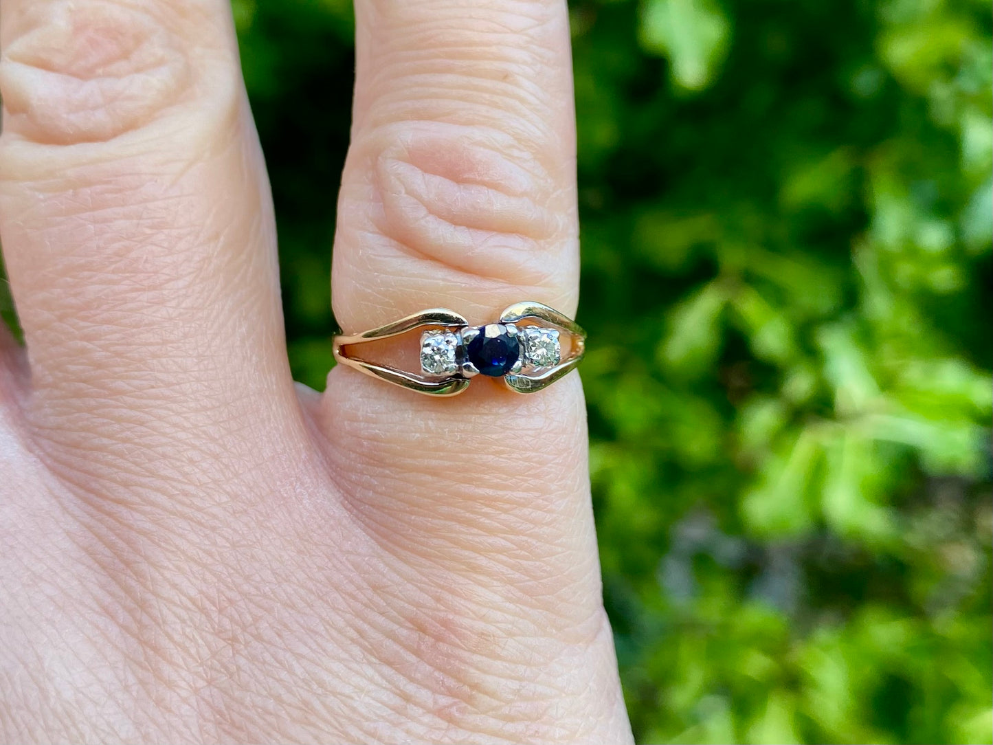 Vintage 9ct Gold Sapphire & Diamond Ring