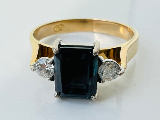 18ct Gold Sapphire & Diamond Ring
