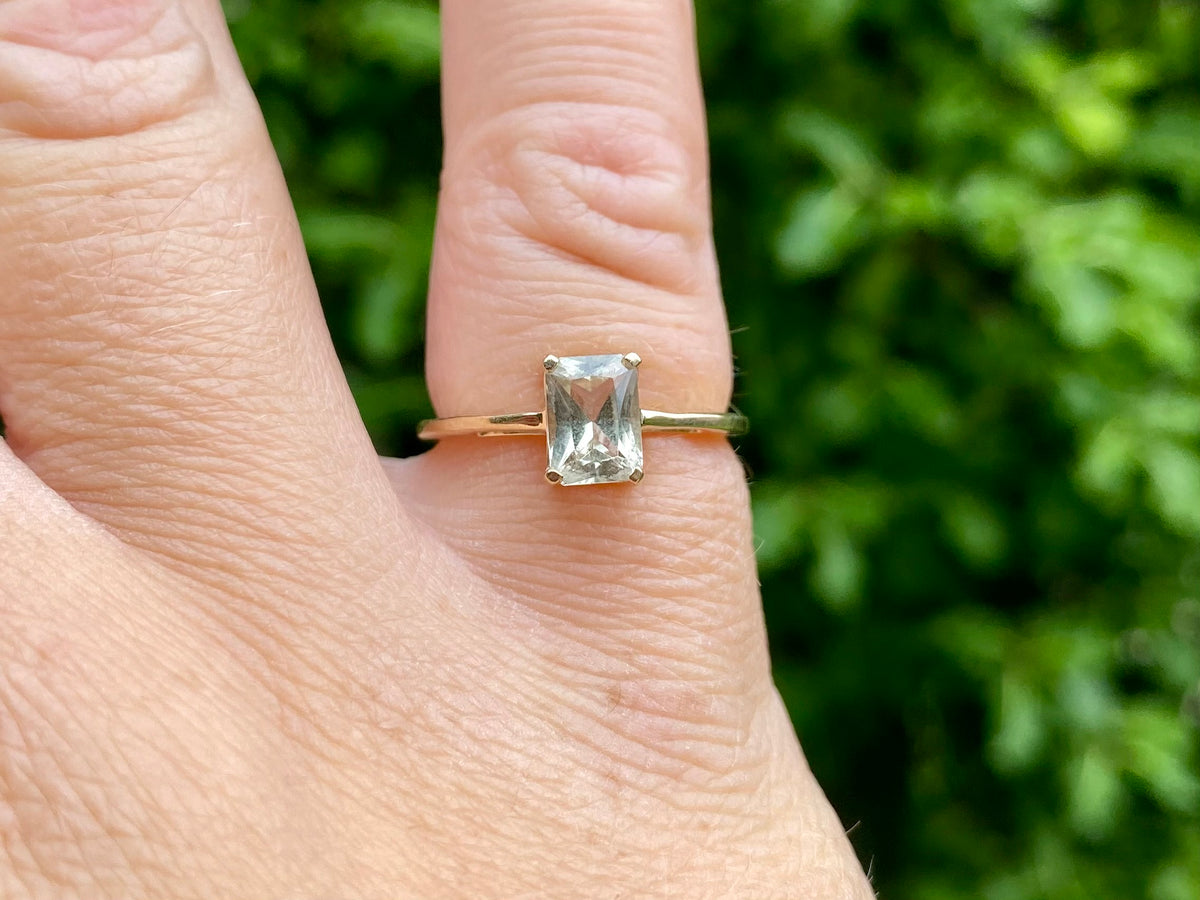 9ct Gold Green Amethyst Ring
