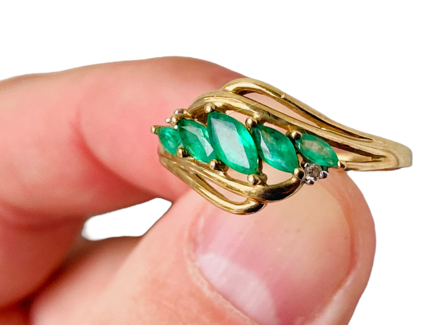 9ct Gold Emerald & Diamond Ring