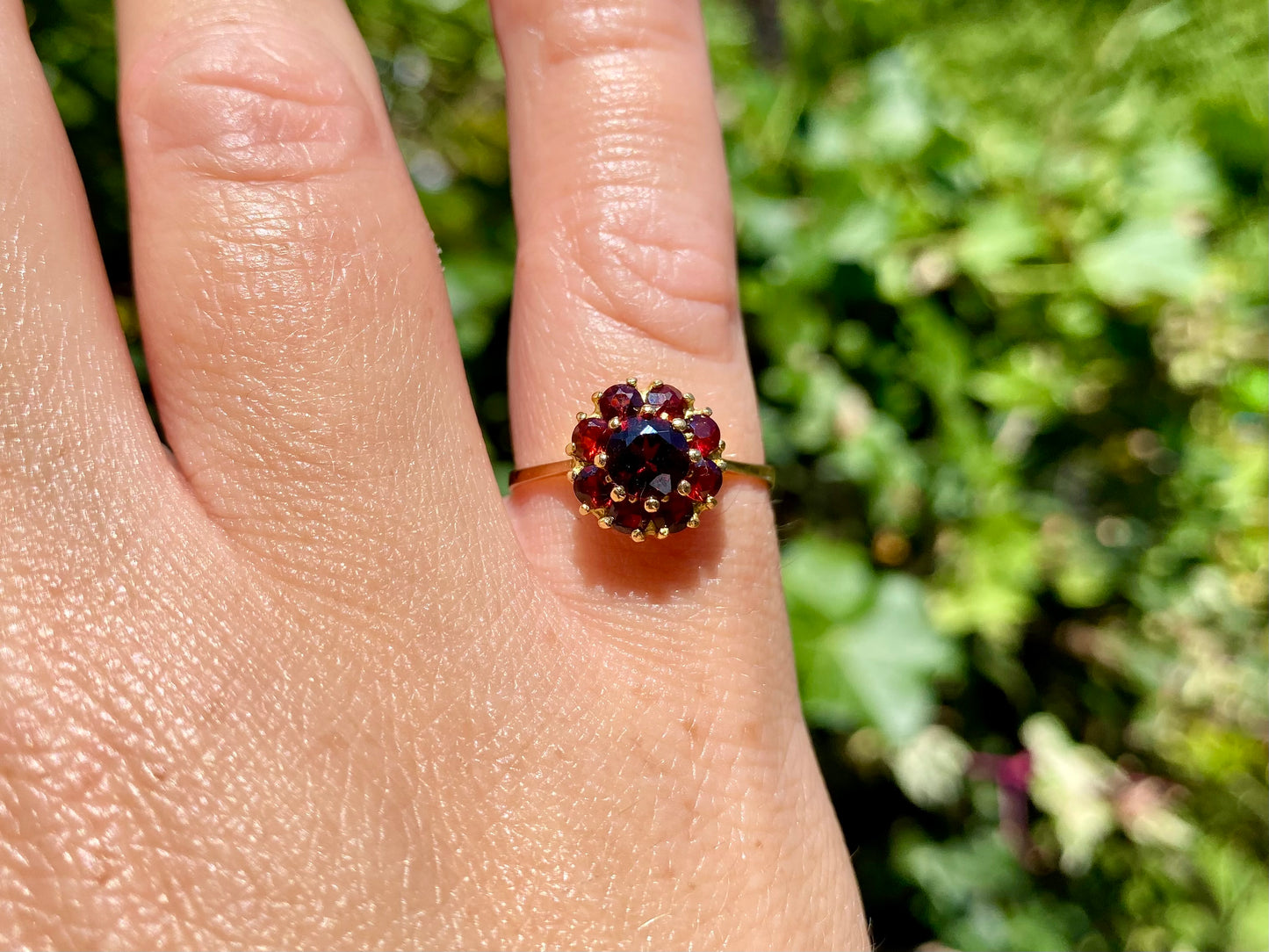 Vintage 18ct Gold Garnet Ring