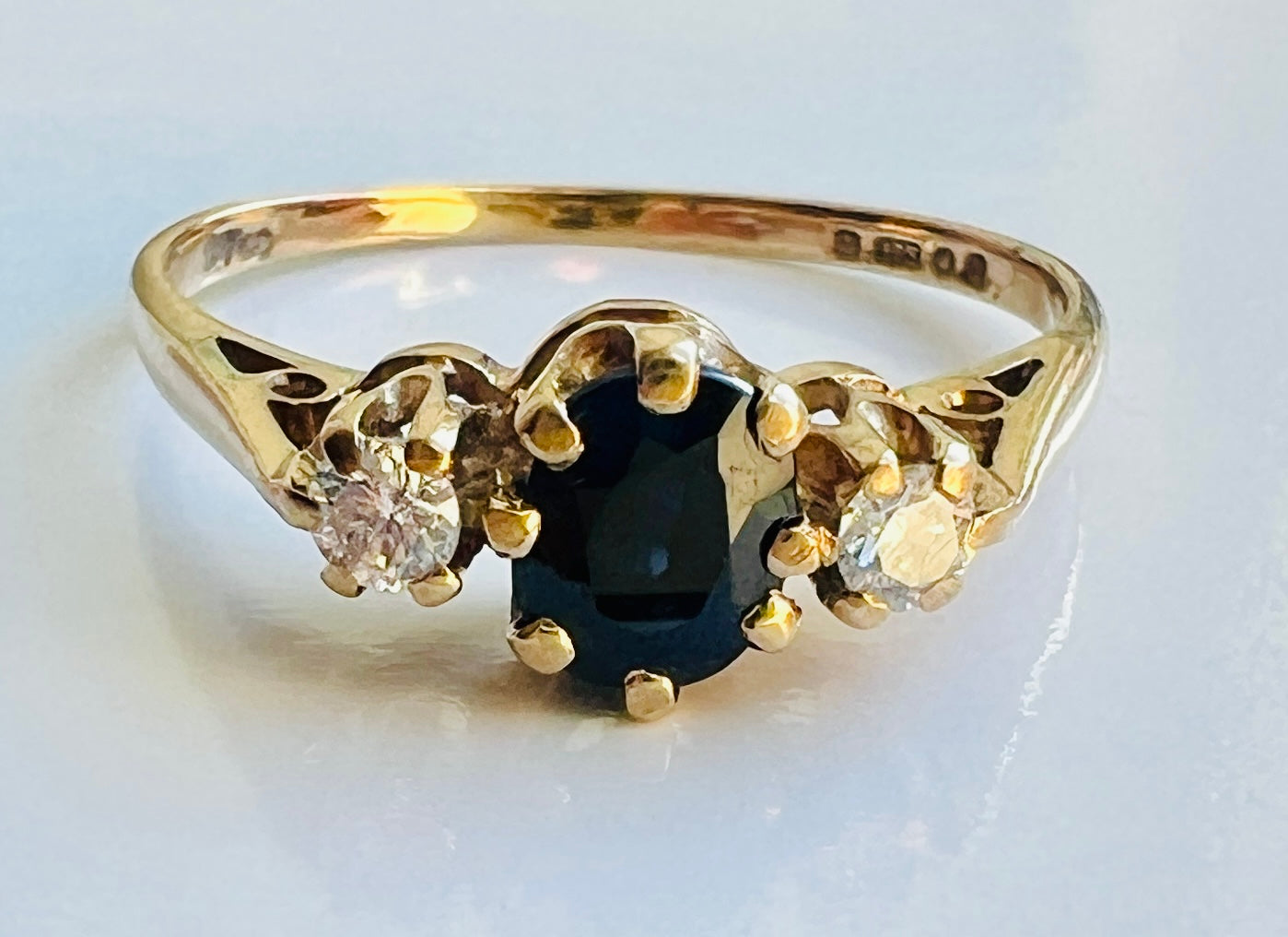 Vintage 9ct Gold Sapphire & Diamond Ring