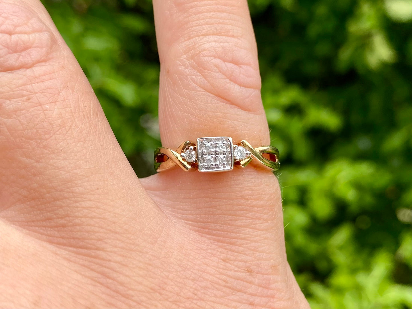 9ct Gold Diamond Ring