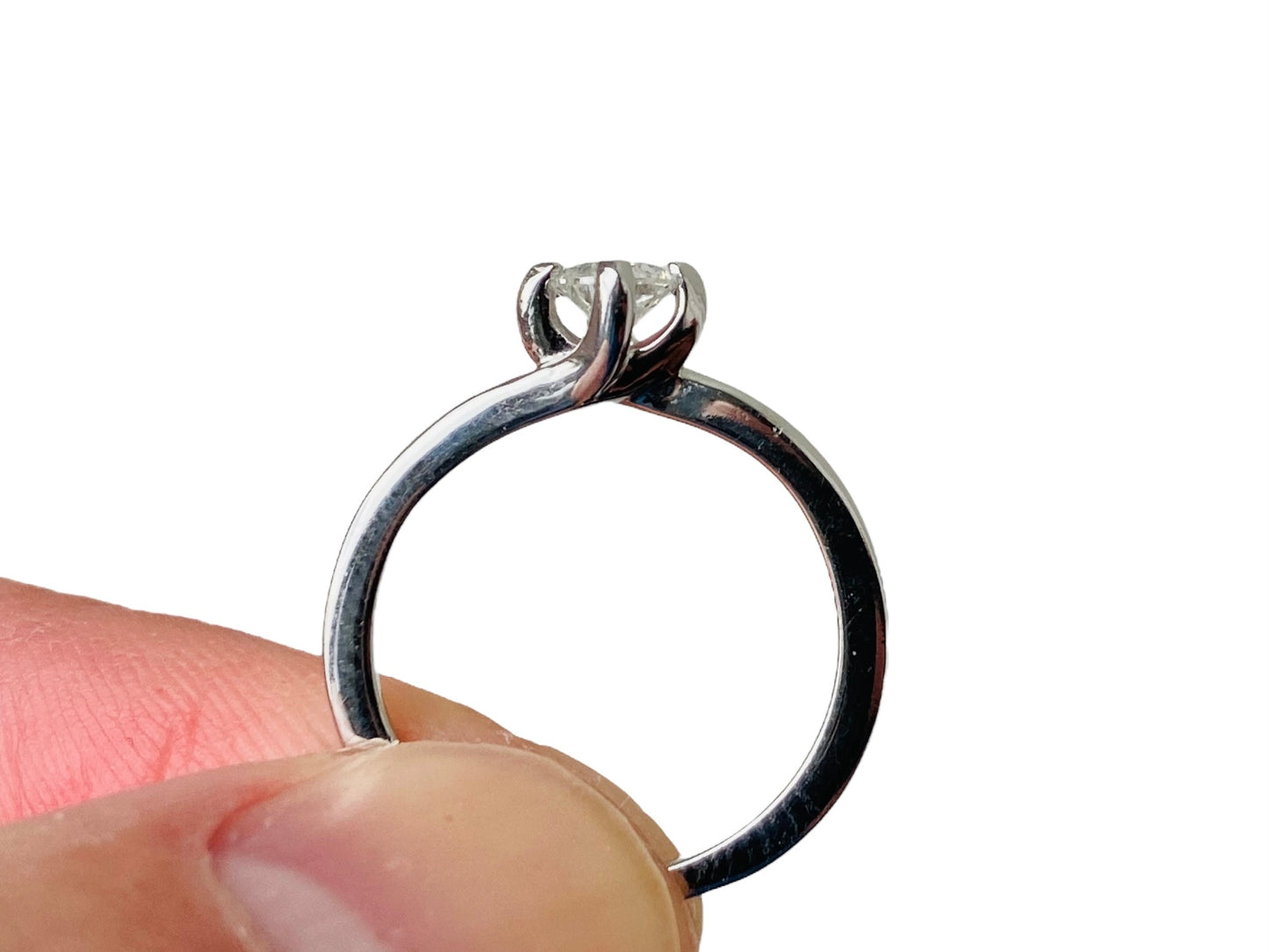 18ct Gold Diamond Solitaire Ring