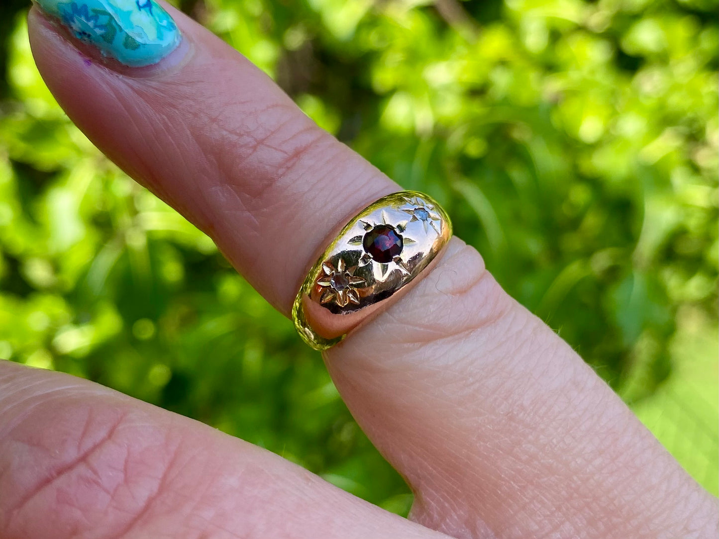 Antique 9ct Gold Garnet & Diamond Ring