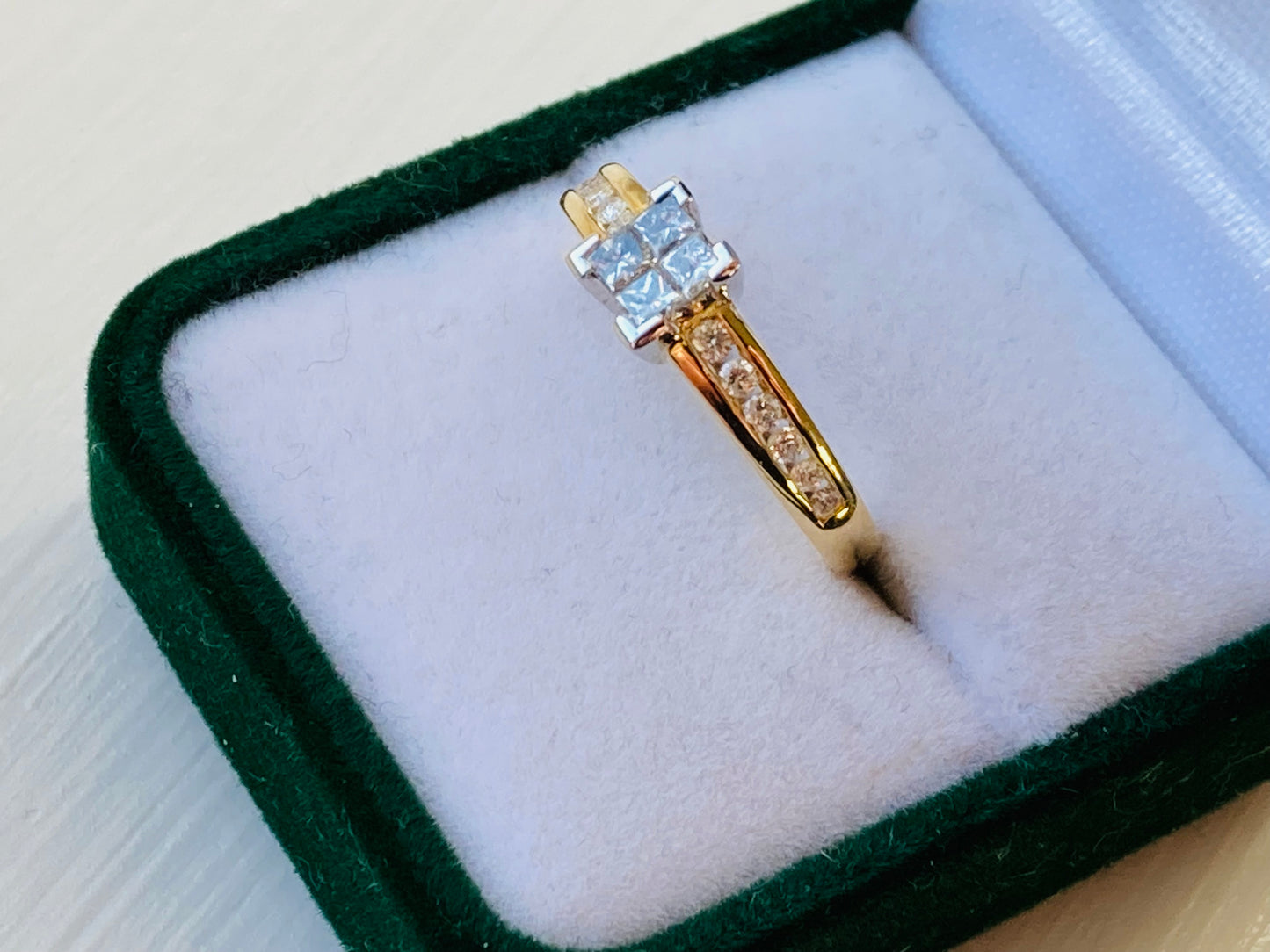 18ct Gold Diamond Ring