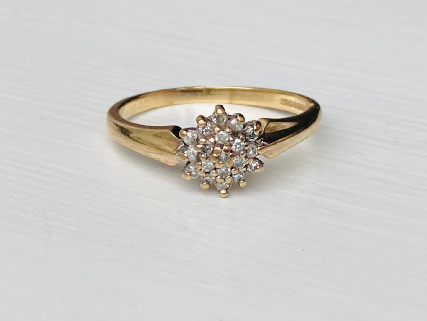 Vintage 9ct Gold Diamond Ring