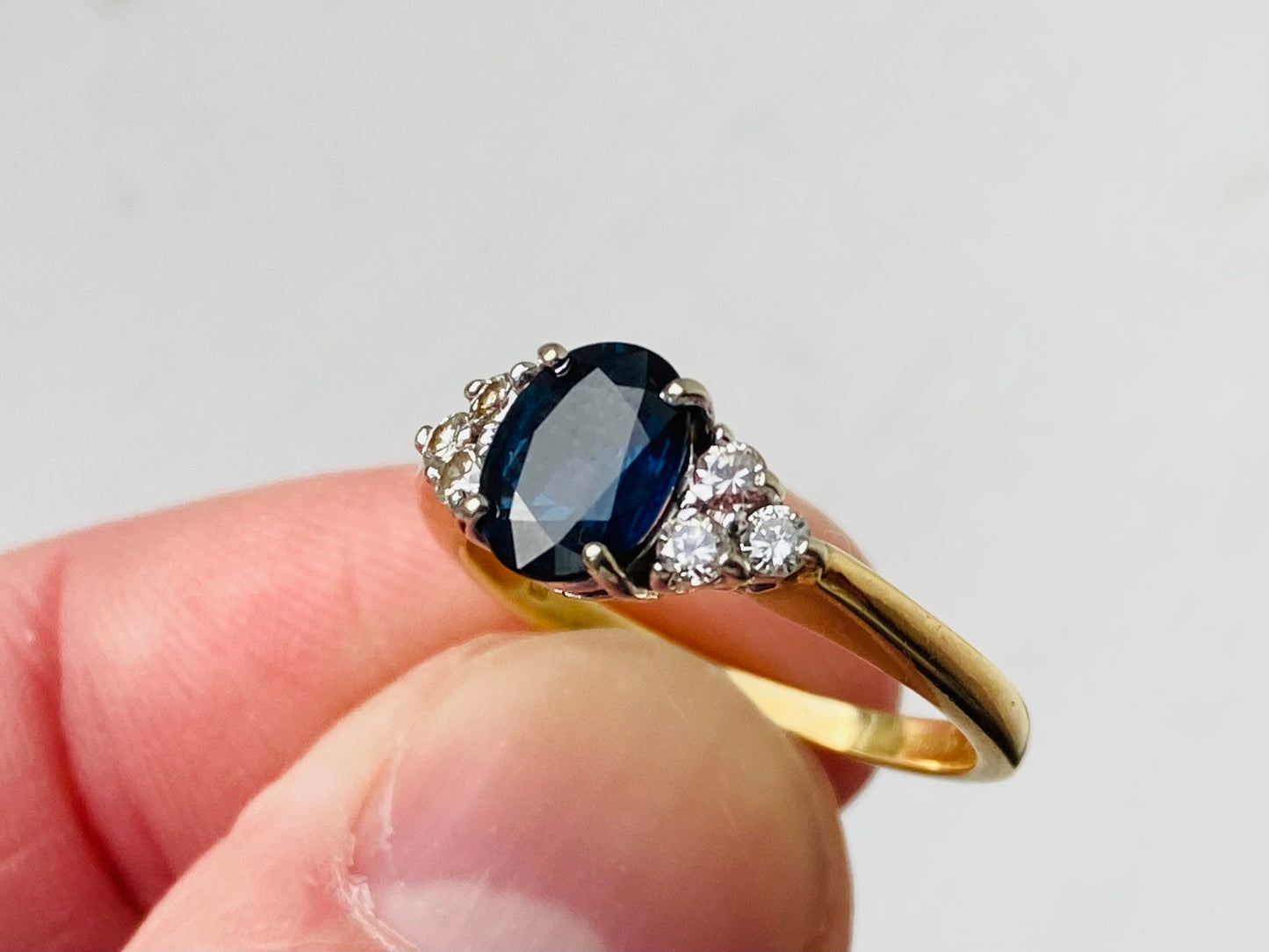 18ct Gold Sapphire & Diamond Ring