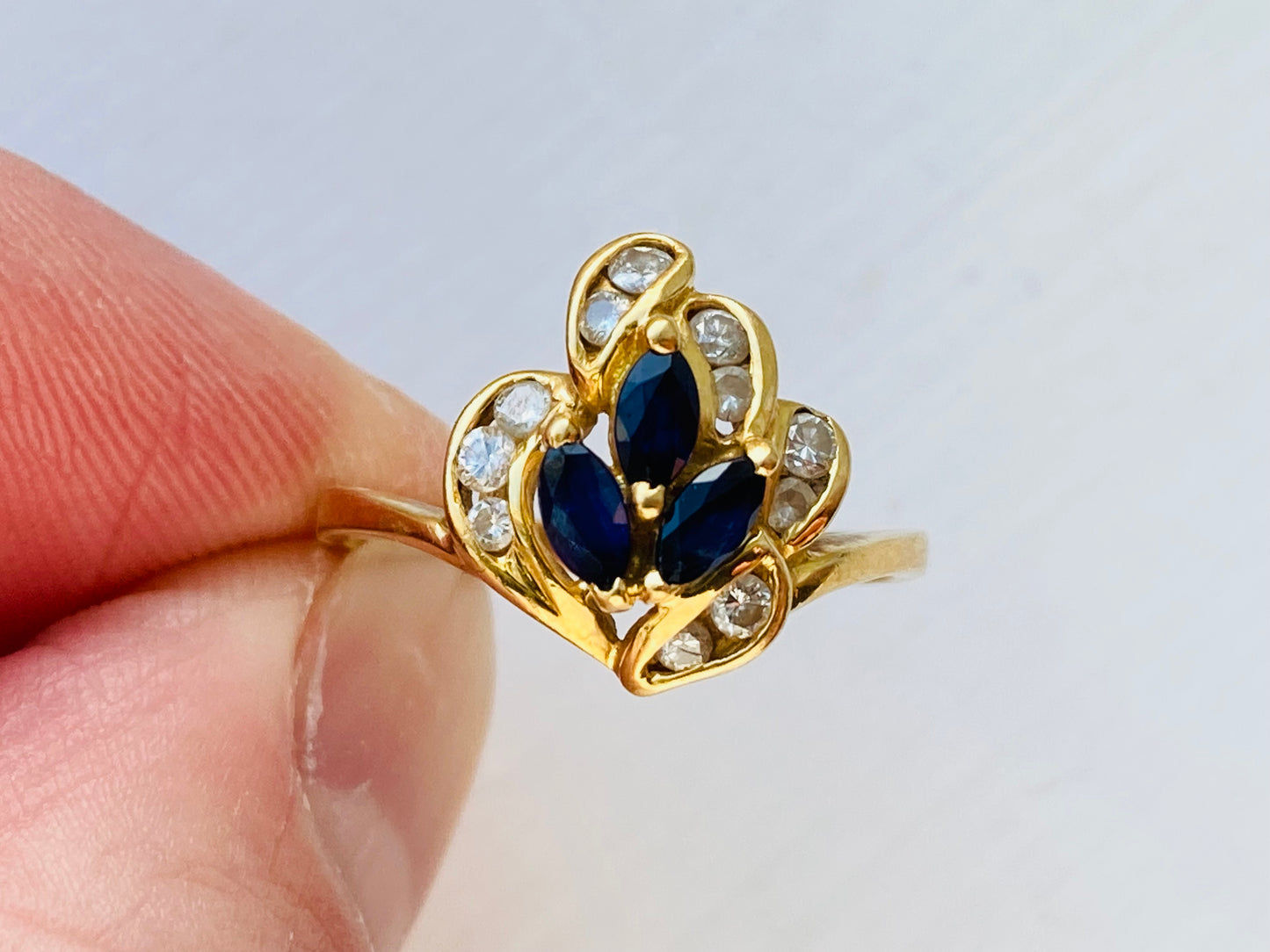 18ct Gold Sapphire & Diamond Ring