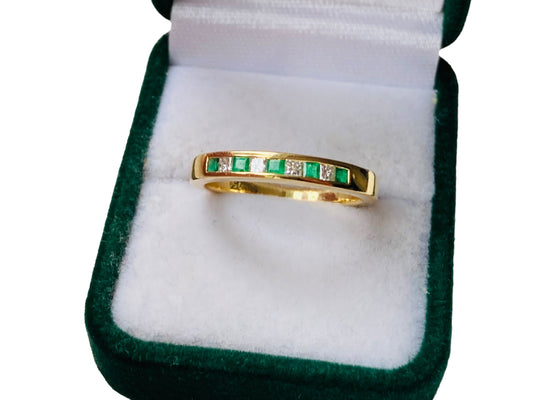 18ct Gold Emerald & Diamond Ring