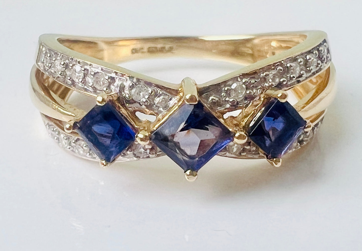 9ct Gold Iolite & Diamond Ring