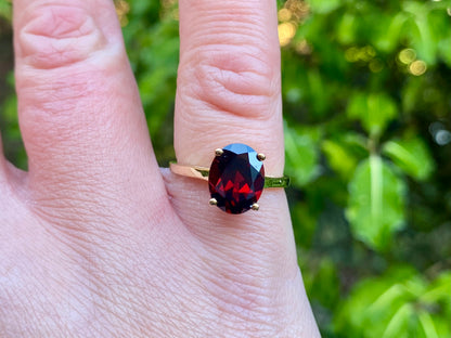 9ct Gold Garnet Ring