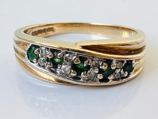 9ct Gold Emerald & Diamond Ring