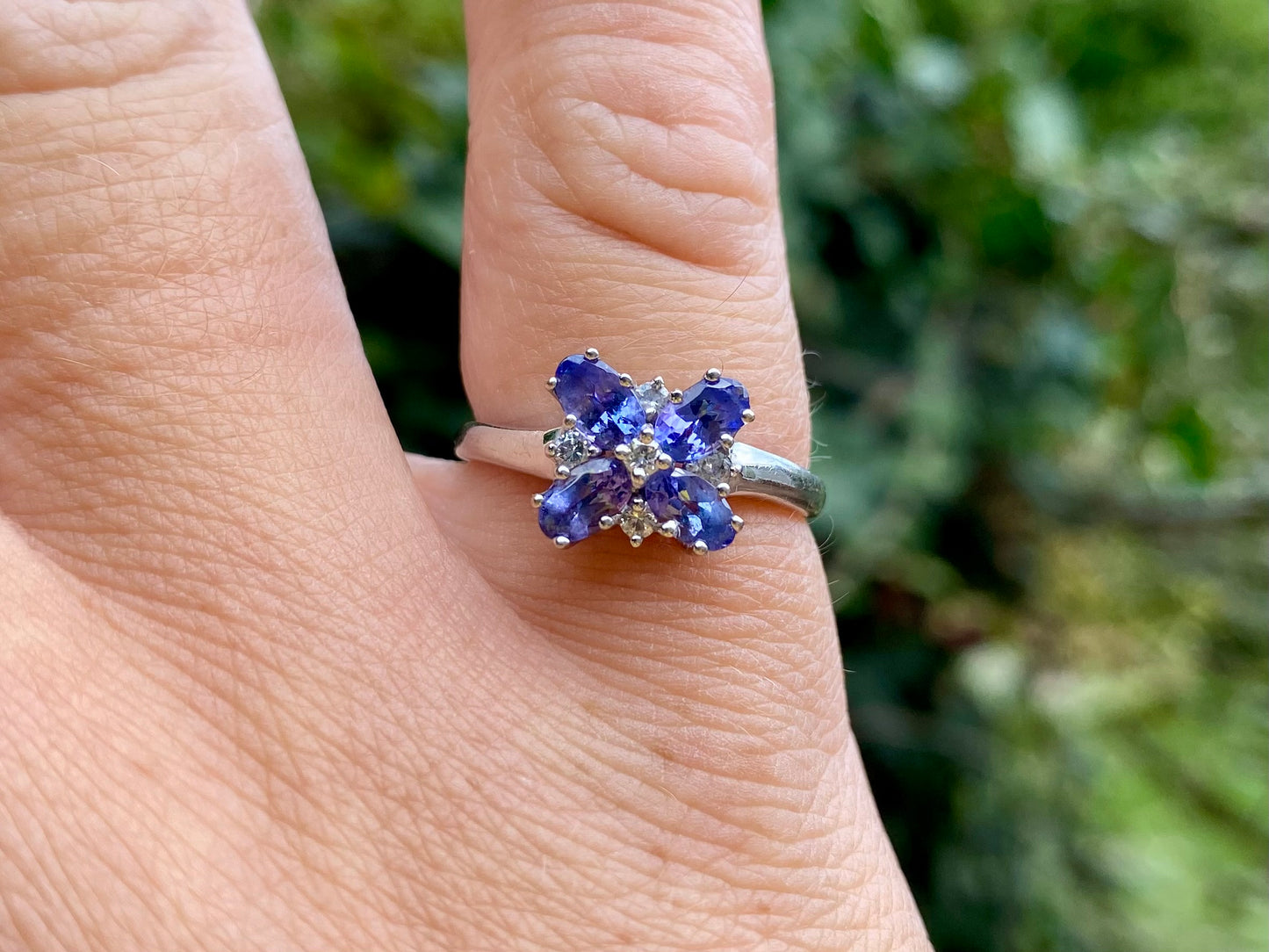 18ct Gold Tanzanite & Diamond Ring