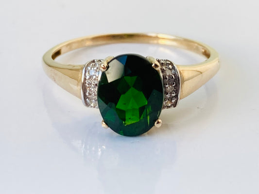 9ct Gold Diopside & Diamond Ring