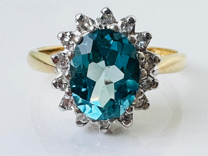 Vintage 18ct Gold Topaz & Diamond Ring