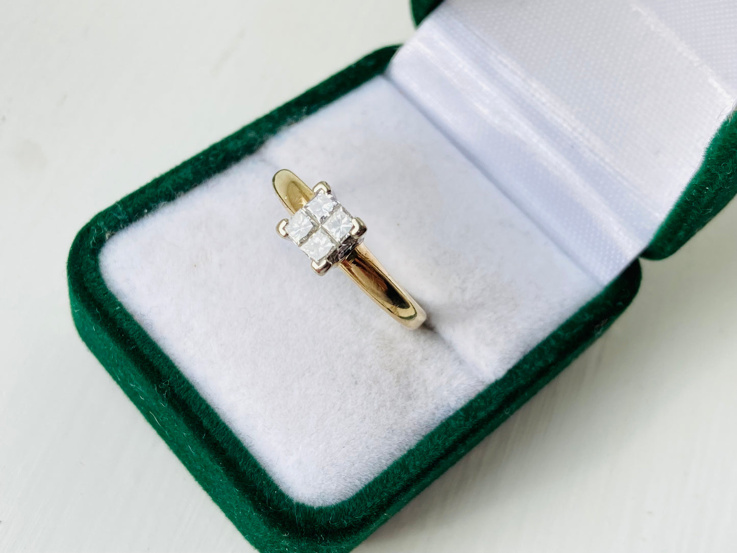 9ct Gold Diamond Ring