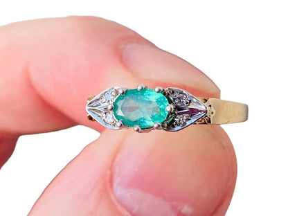 Vintage 9ct Gold Emerald & Diamond Ring
