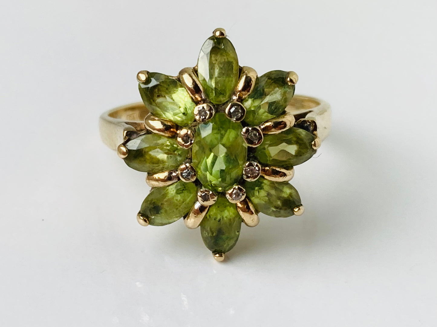 9ct Gold Peridot & Diamond Ring