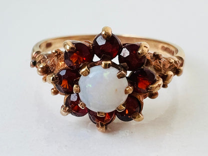 Vintage 9ct Gold Opal & Garnet Ring