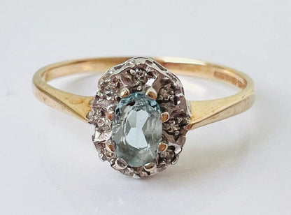 9ct Gold Aquamarine & Diamond Ring