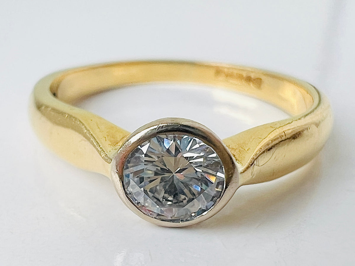 Vintage 18ct Gold Diamond Solitaire Ring