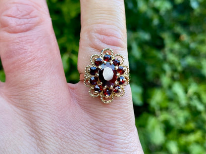 Vintage 9ct Gold Garnet Ring