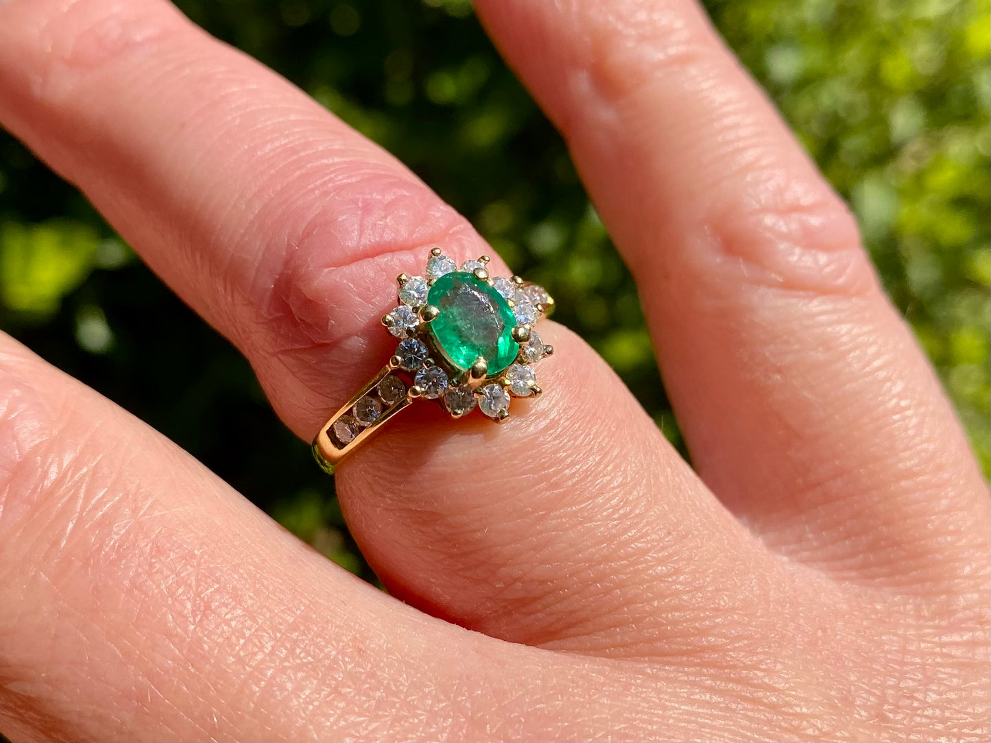 18ct Gold Emerald & Diamond Ring