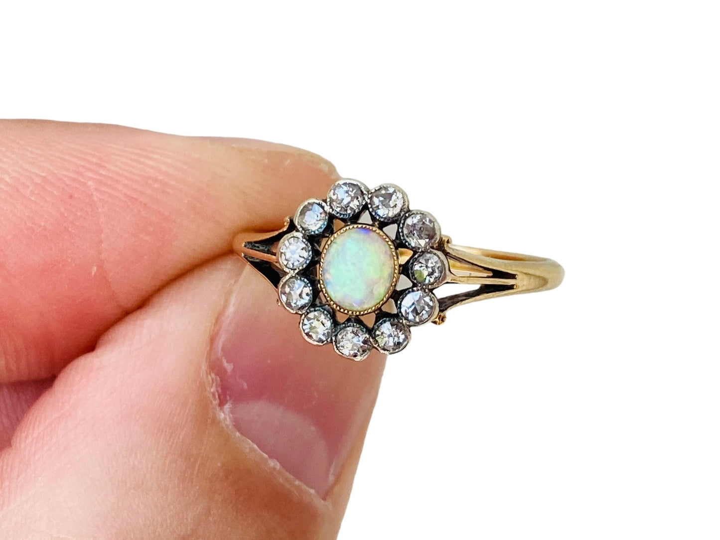 Antique 18ct Gold Opal & Diamond Ring