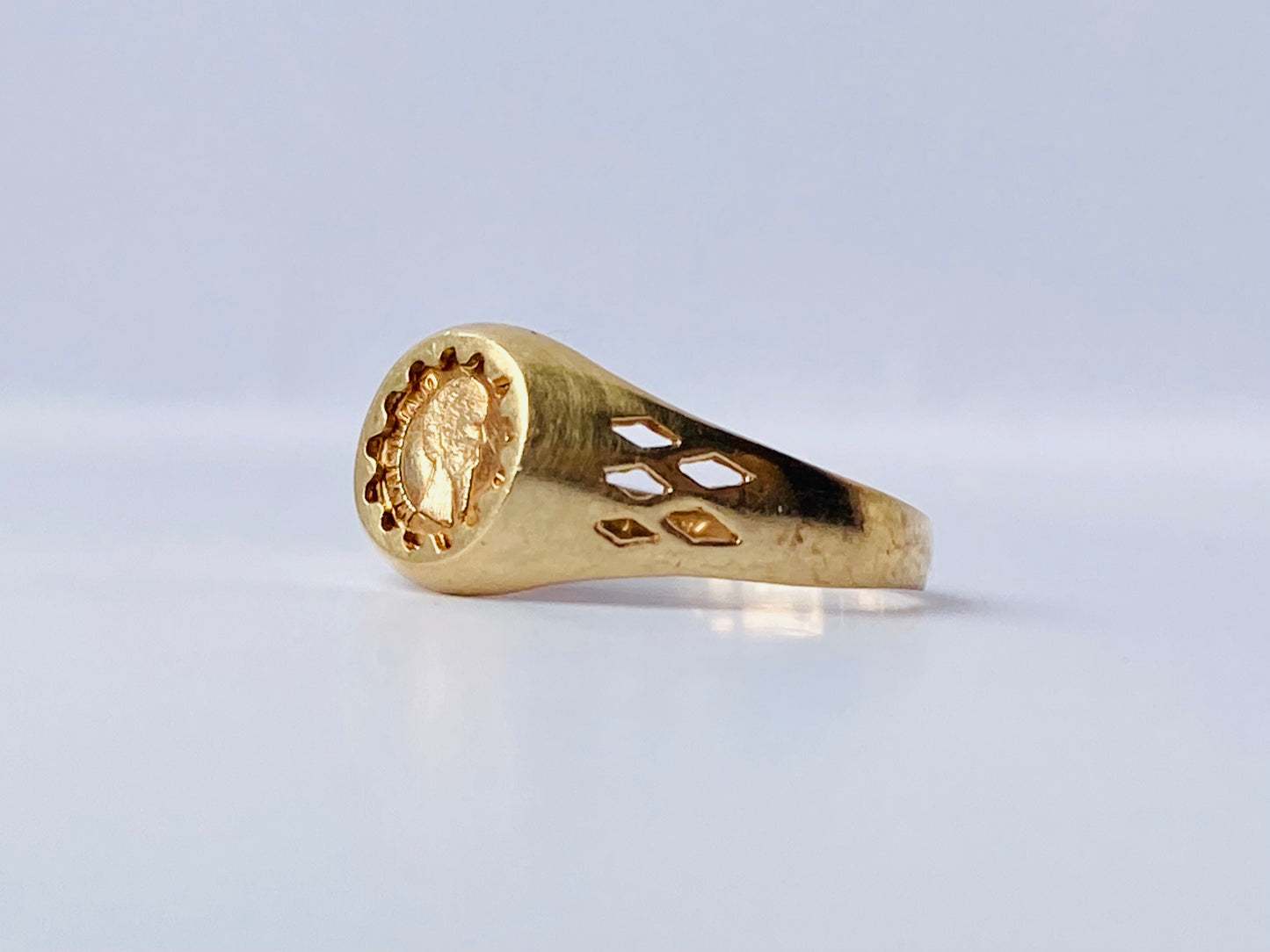 Vintage 9ct Gold Coin Ring