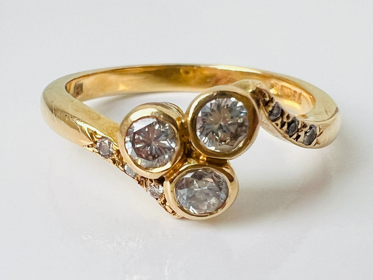 Vintage 18ct Gold Three-Stone Diamond Ring