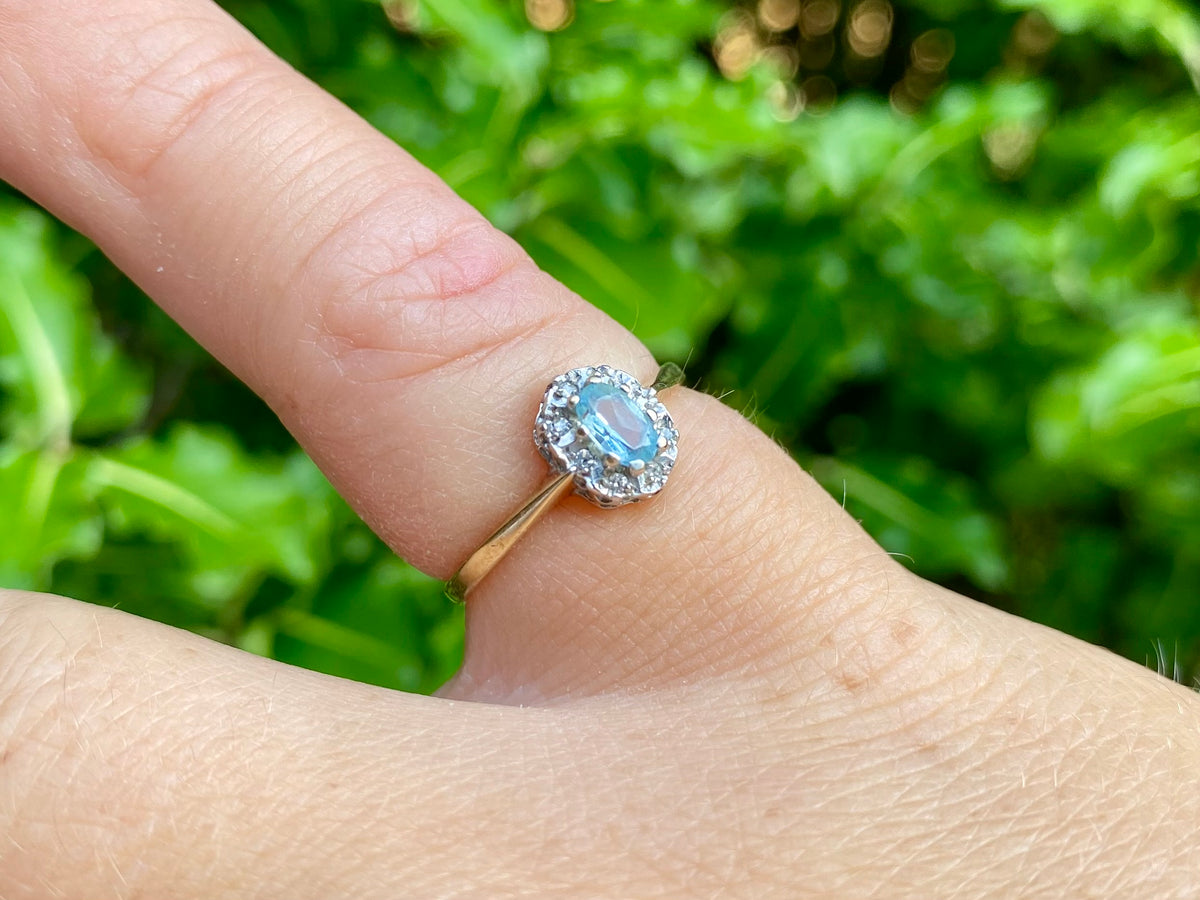 9ct Gold Aquamarine & Diamond Ring