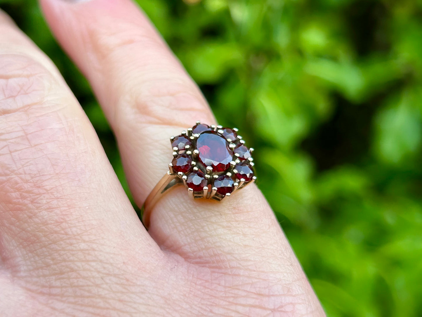 Vintage 9ct Gold Garnet Ring