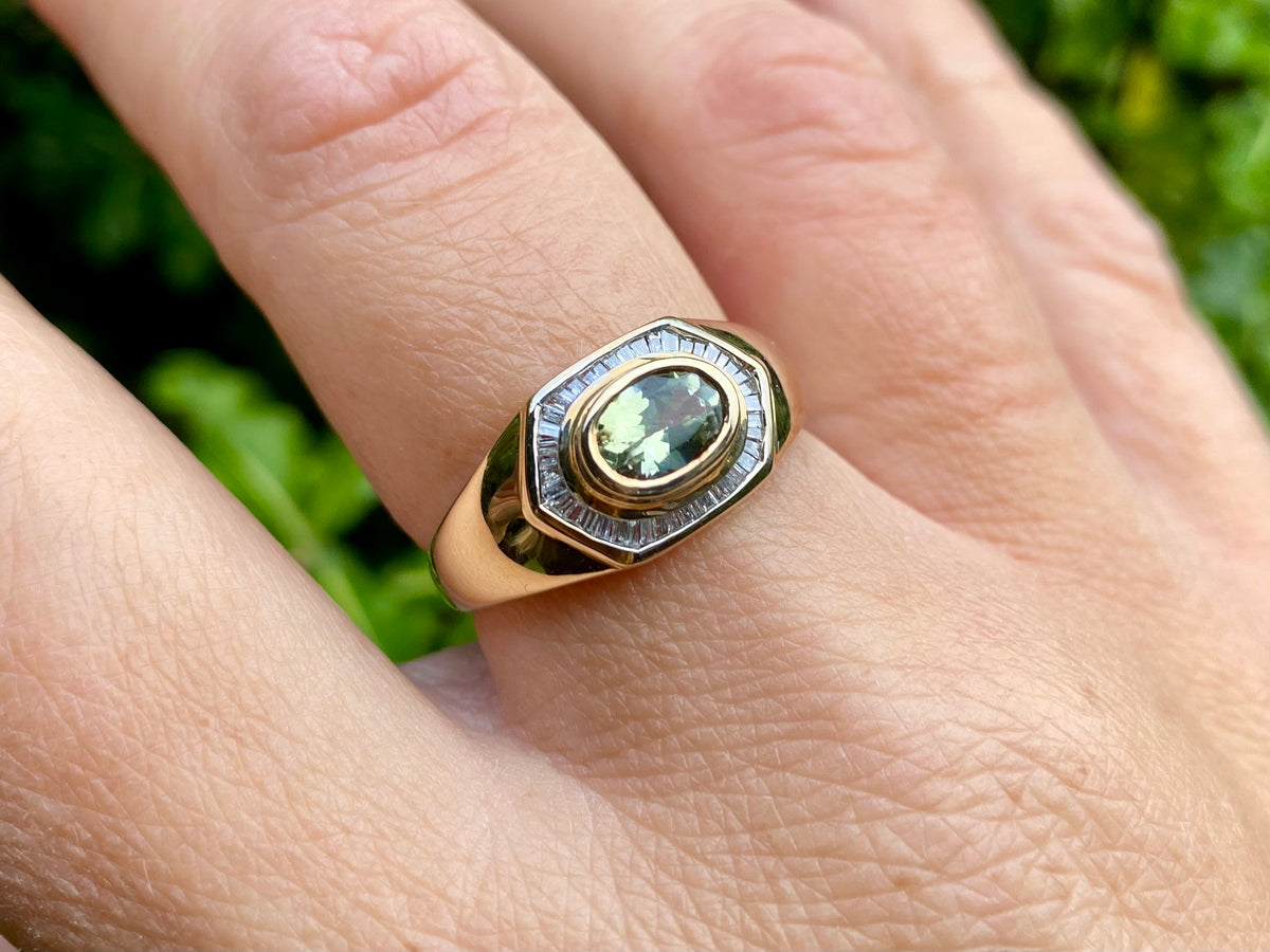 9ct Gold Green Garnet & Diamond Ring