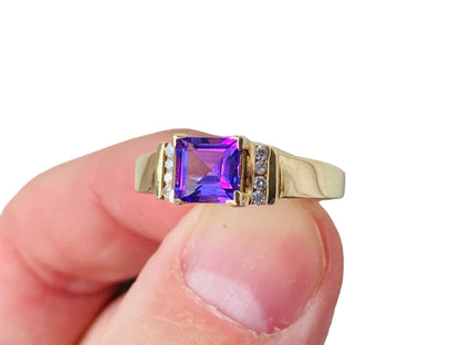 9ct Gold Amethyst & Diamond Ring