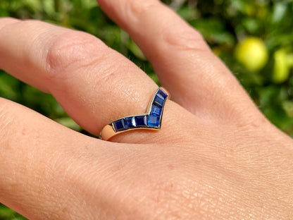 14ct Gold Sapphire Wishbone Ring
