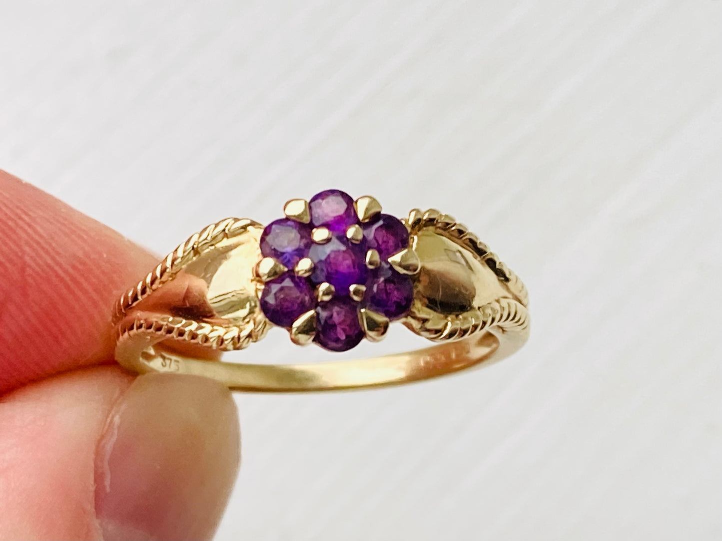 9ct Gold Amethyst Ring