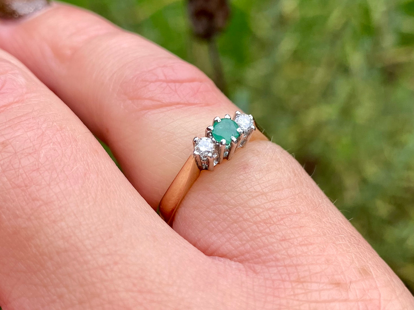 Vintage 9ct Gold Emerald & Diamond Ring