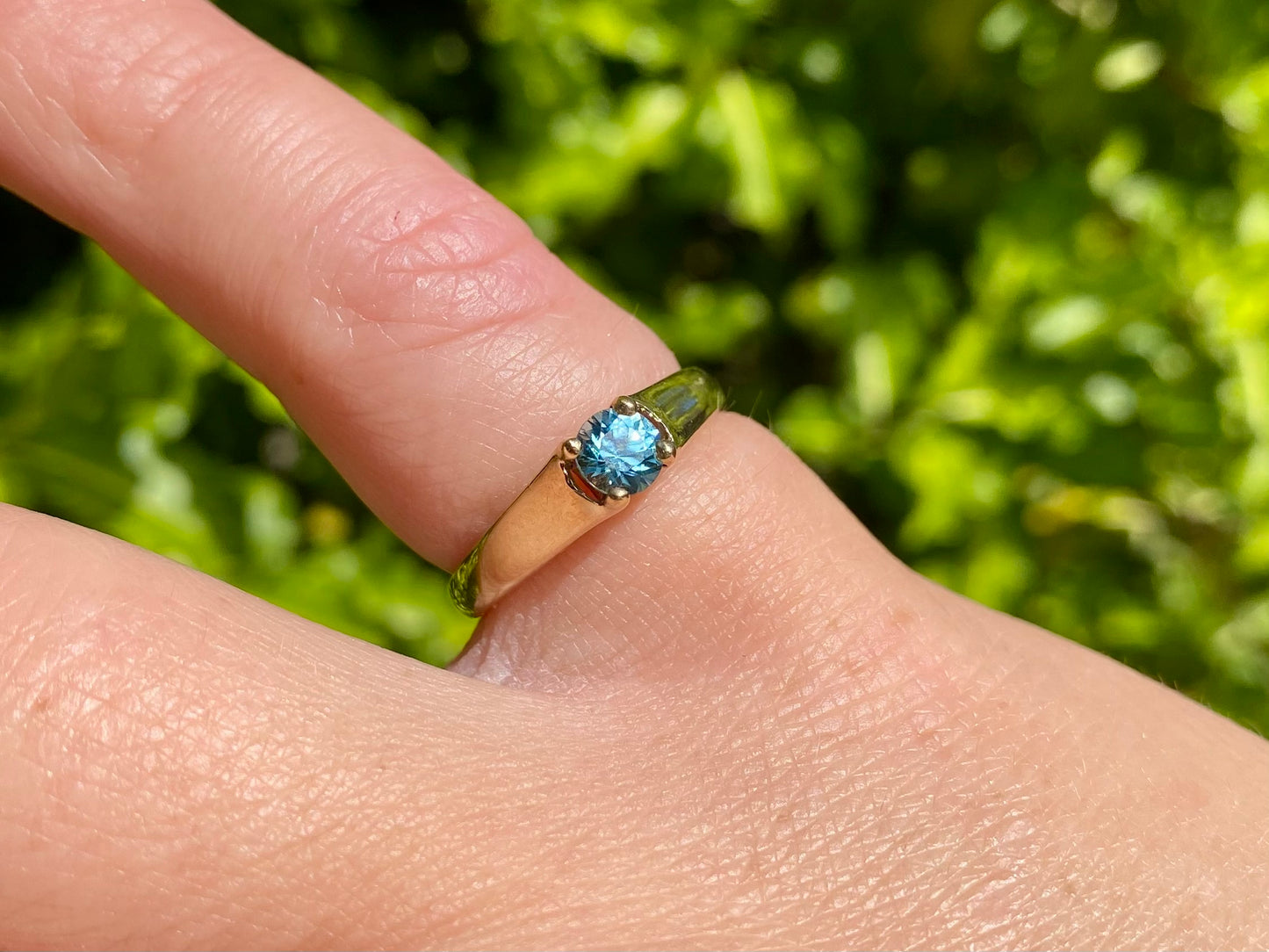 9ct Gold Blue Zircon Ring