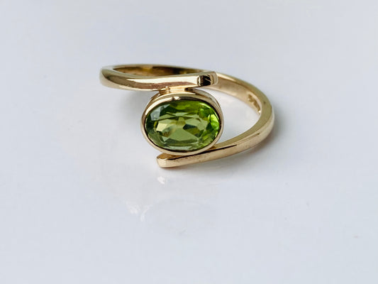 9ct Gold Peridot Ring