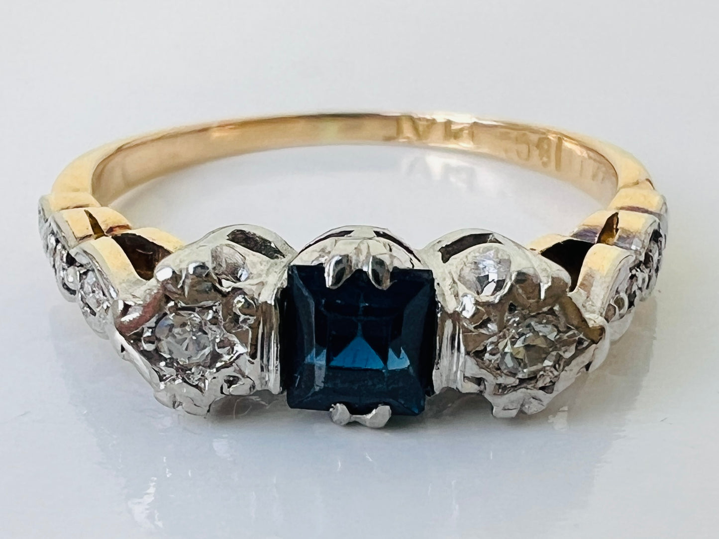 Antique 18ct Gold Sapphire & Diamond Ring