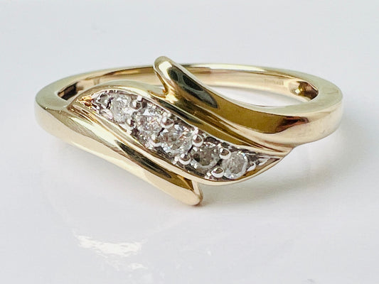 9ct Gold Diamond Ring