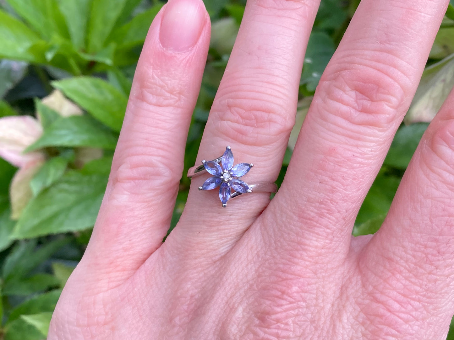 9ct Gold Tanzanite & Diamond Ring