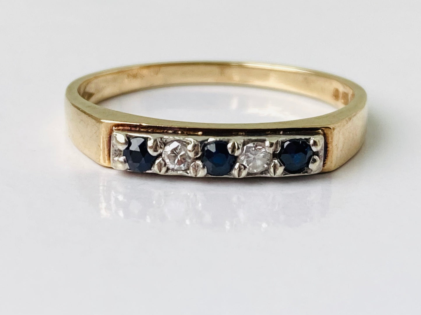 Vintage 9ct Gold Sapphire & Diamond Ring