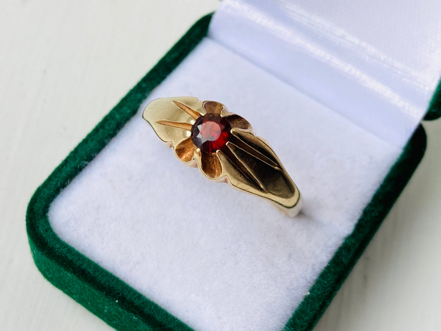 9ct Gold Garnet Ring